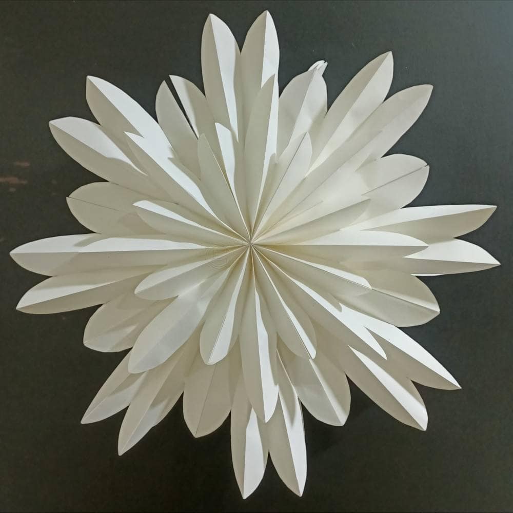 EP23-025-White Layered Paper Star