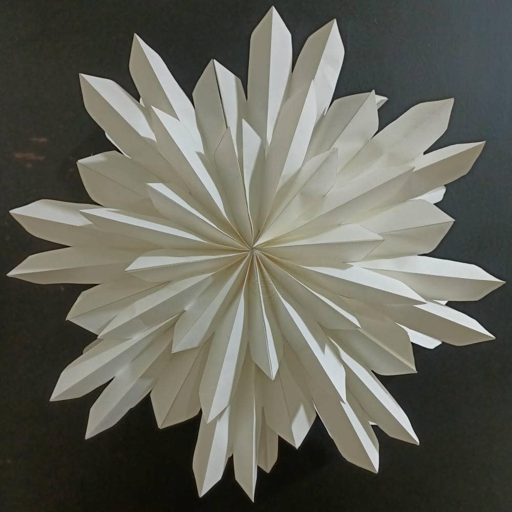 EP23-027- White Layered Paper Star